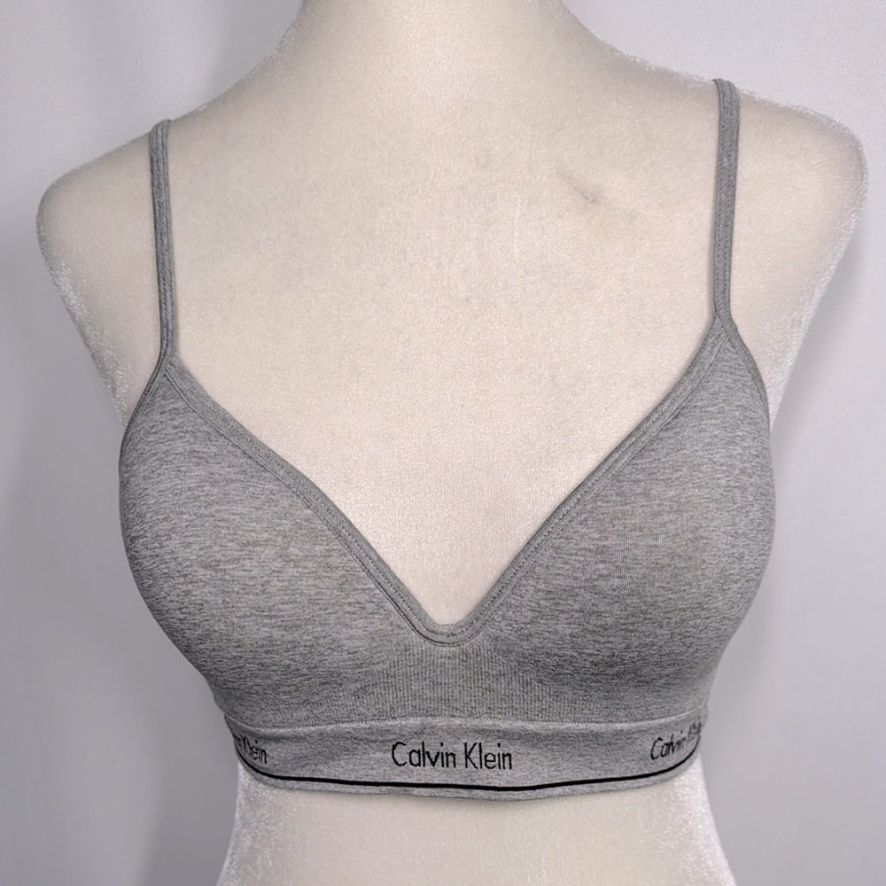 ❤️3/$30 Calvin Klein Gray Bra with Adjustable Straps - Picture 1 of 7